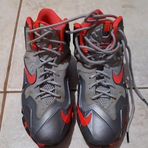 Nike Basketball women's size 7